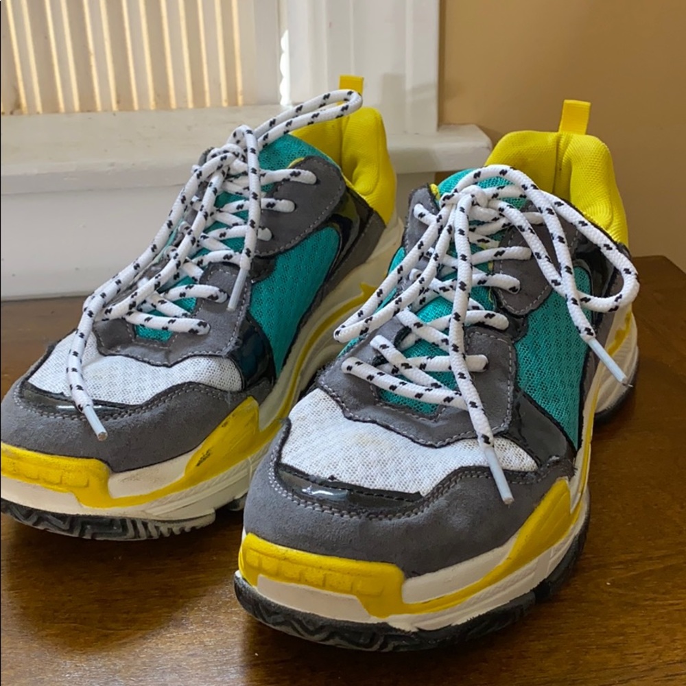 Women’s Sneakers